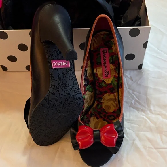 Betsey Johnson Black Heels with Red Bow - Picture 5 of 15